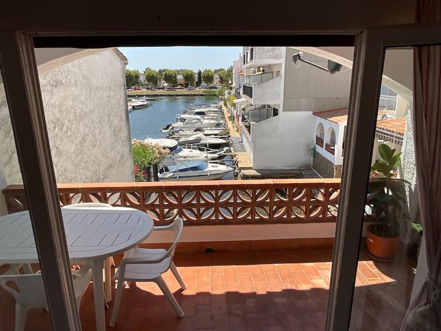 Lindo Apartamento Con Vistas Al Puerto Mistral Empuriabrava Eksteriør bilde